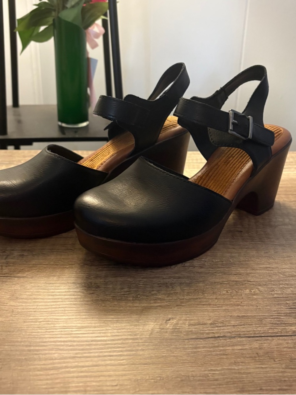 B.O.C. Women's Natasha Comfort Wedge Sandals Size 9M Black Leather
